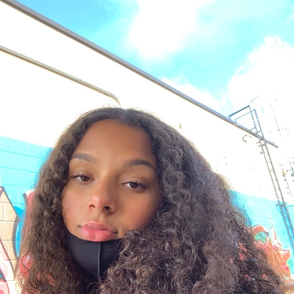 Meet your Posher, Chloe - Picture 1 of 1